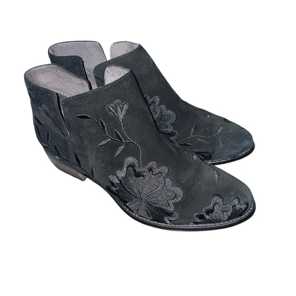 Seychelles Lantern Women's U.S. 8.5 Ankle Bootie Black Embroidered - Picture 1 of 6